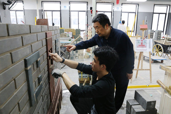 雷定鸣指导选手（伍远州）训练_副本.jpg